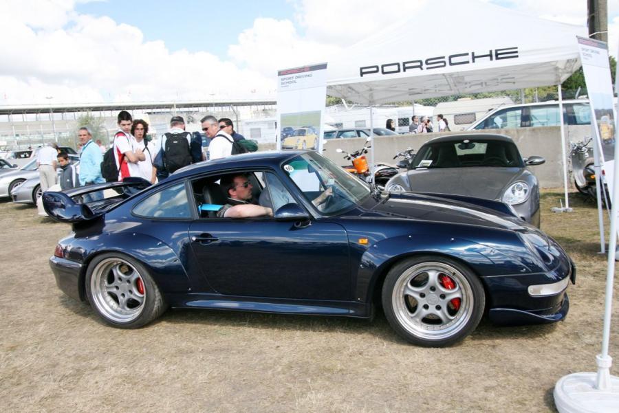  Porsche 911 GT2 1995 года  (фото 24 из 26)